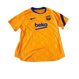 FC Barcelona
Women's Nike Dri-FIT Pre-Match Soccer Top